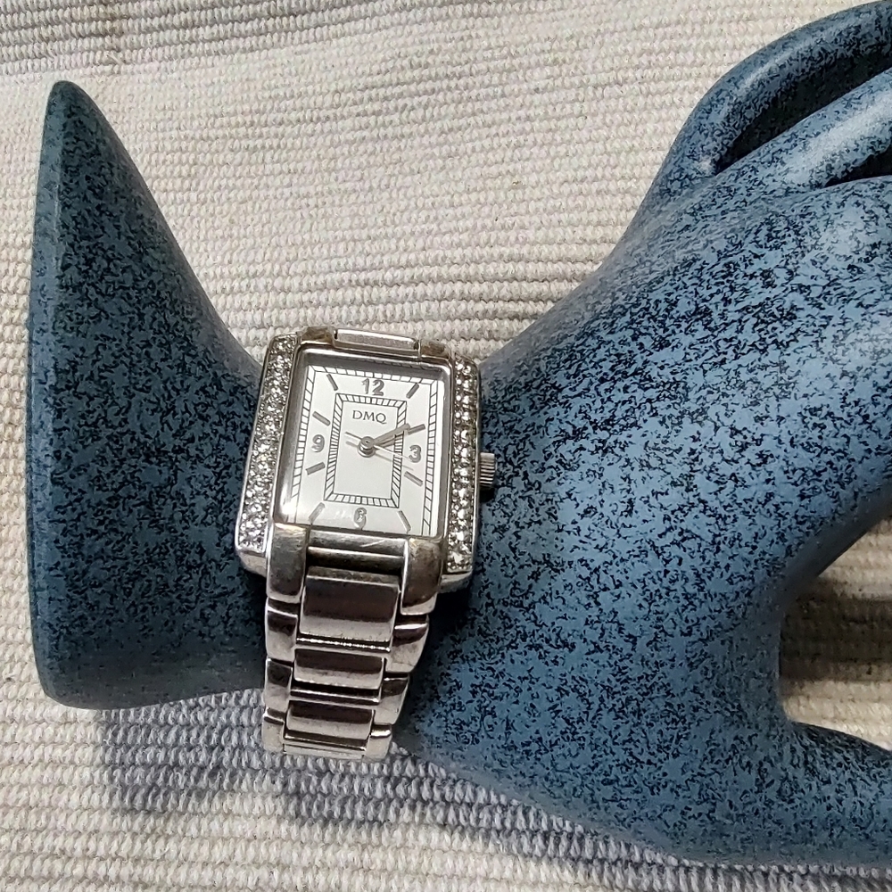 DMQ Bracelet watch